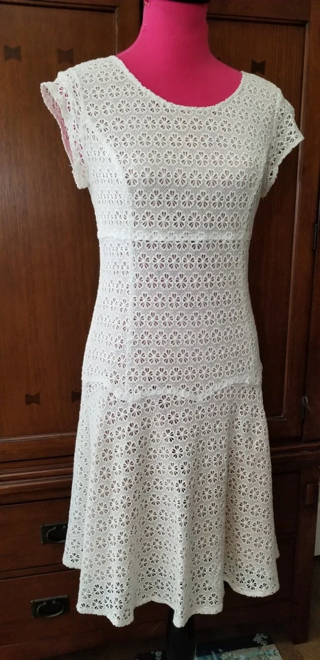 Vestido Nanette Lepore Crochet Ojales Talla 6 Blanco Línea A Vestido Manga Corta Forrado Foto 2 de 4