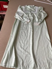 Go Softly Sleep Wear Gown Lace & Embroidery Sz. XS Long Green B3-27