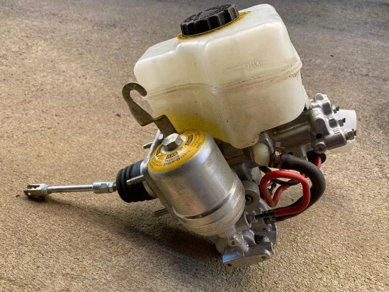 Toyota 4runner SR5 2010-2019 ABS bomba actuador conjunto de cilindro de refuerzo maestro Foto 2 de 3