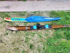 Connelly Hook  Wood water ski.   Vintage.  69 inches , comes with Connelly cover
