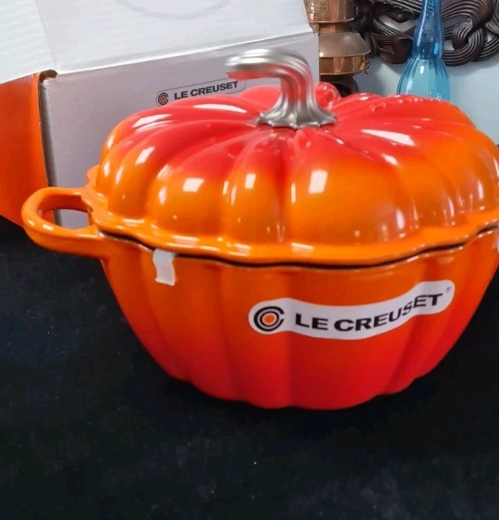 Le Creuset Cast Iron 4 Quart Pumpkin Cocotte with Sylver Figural Knob Flamme