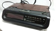 Vintage GE General Electric AM/FM Clock Radio Model 7-4613C TESTED WORKS