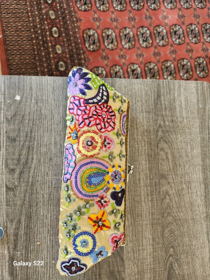 Beaded Sequin Embroidered Floral Design Purse Clutch Evening Bag y2k trending - Image 2 of 4