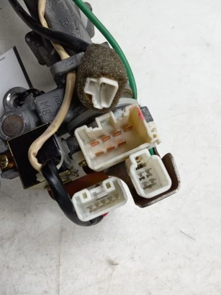 02 LEXUS SC430 IGNITION SWITCH - Image 3 of 4