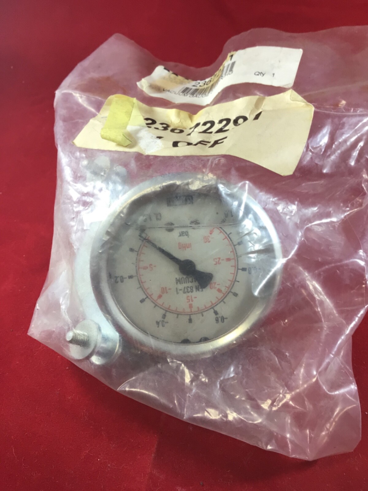 Wika en 8371 vacuum 1.6 pressure gauge 030 bar New in Factory Sealed