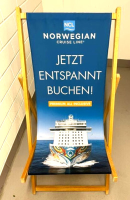 Beach Chair  - Strandstuhl -  Holzliegestuhl - NCL - Norwegian Cruise Line