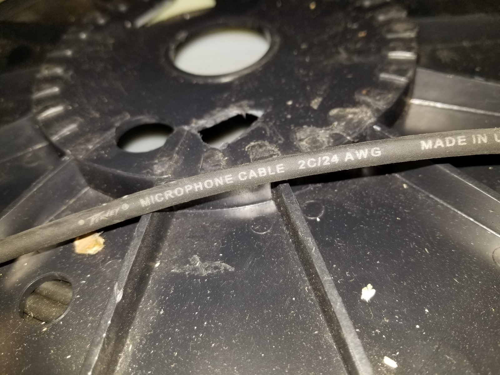 Peavey 24/1P Spiral Shielded Low Impedance Audio Microphone Cable Black