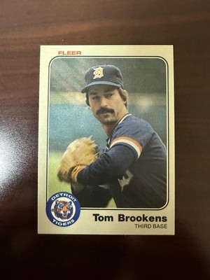 1983 Fleer #327a Tom Brookens : Short brown box