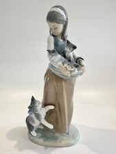 Lladro - FOLLOWING HER CATS - 1309 Porcelain Figurine