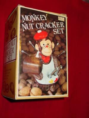 Vintage 1950's MID-CENTURY CERAMIC MONKEY Hippie Artist Nutcracker set grinder