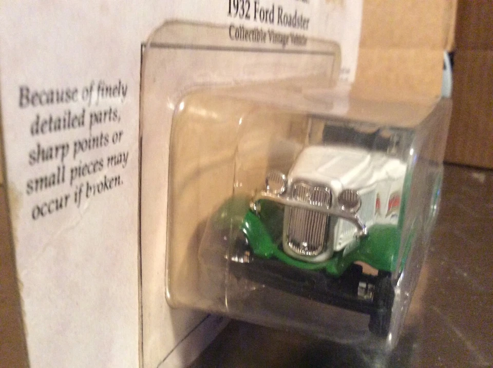 Ertl 1:43 1932 ford winn dixie  ford roadster  NIP vintage 1988 - Image 4 of 4