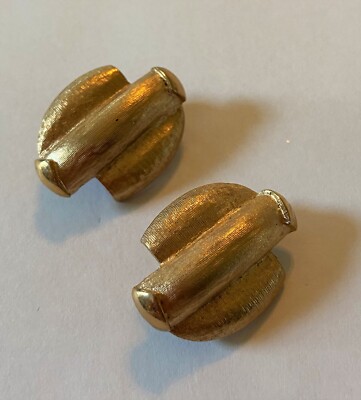 Chic Vintage Tradition Gold Tone Mod Abstract Clip-On Earrings