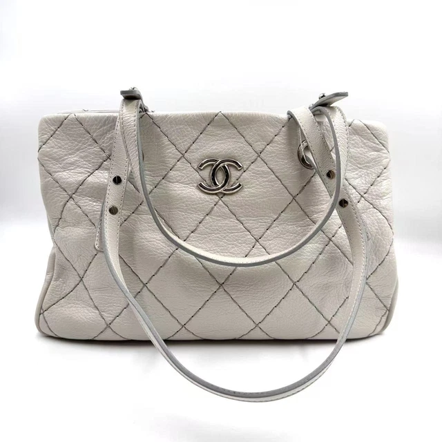 11.04 030 Chanel CC Quilted Leather On The Road Tote Bag 