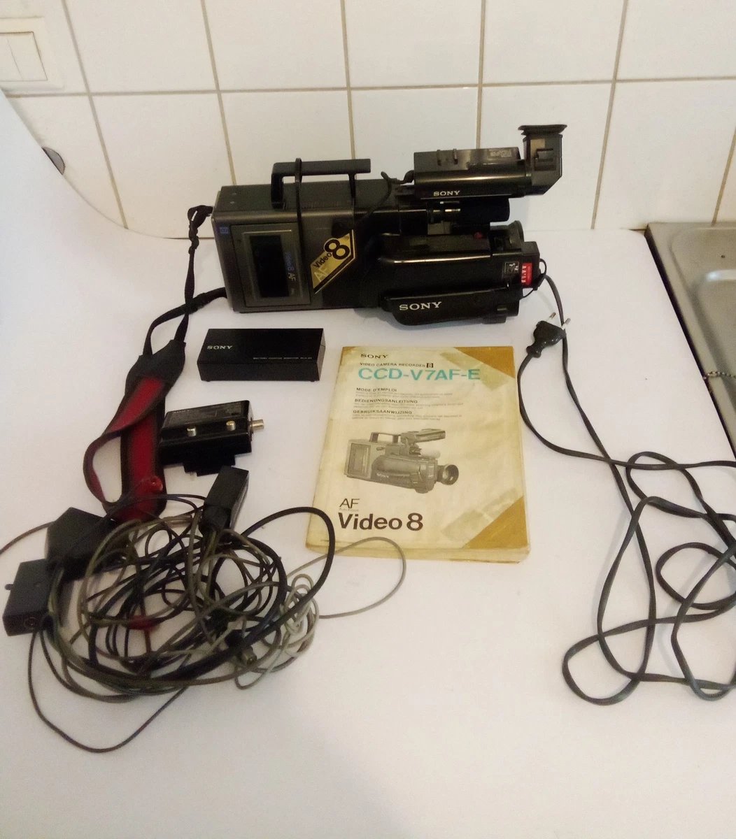 Sony CCD-V8AF-E Video8 Cámara de vídeo con paquete de accesorios 1986