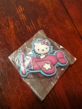 Llavero Sanrio Hello Kitty en avión.