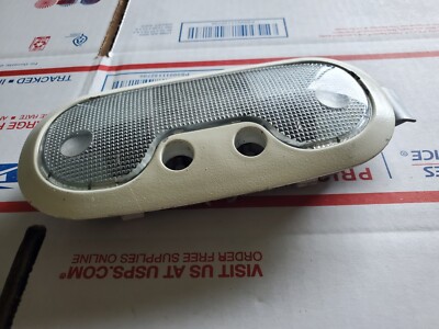 03 04 05 06 07 08 09 Hummer H2 Roof Dome Light Lamp Assembly