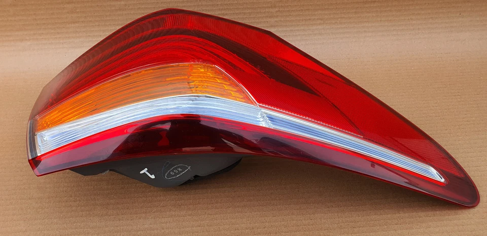 Luz trasera Lexus LS600H 2010-2012 lado izquierdo (lado del conductor) híbrido LED fabricante original usado Foto 4 de 4