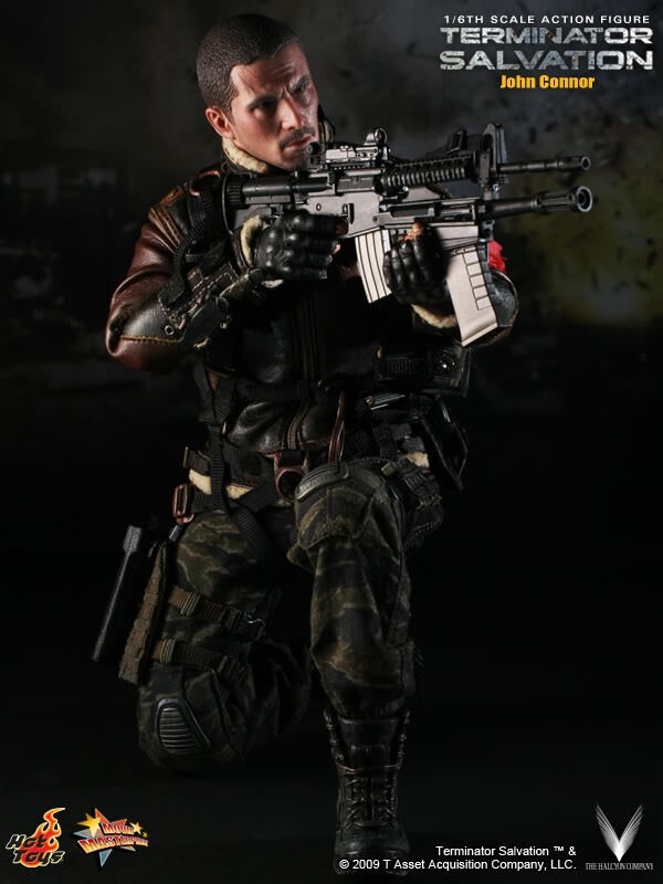 HOT TOYS MMS95 TERMINATOR SALVATION JOHN CONNOR 1/6 SCALE FIGURE