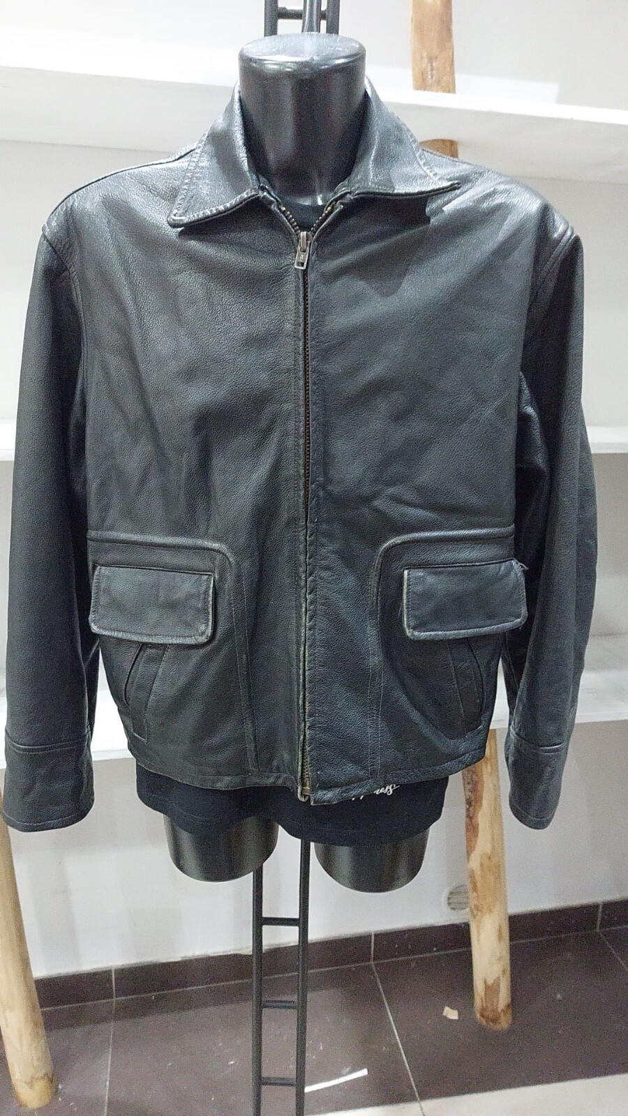 Men's Black Used Leather Jacket Size 52 - PGC037PI