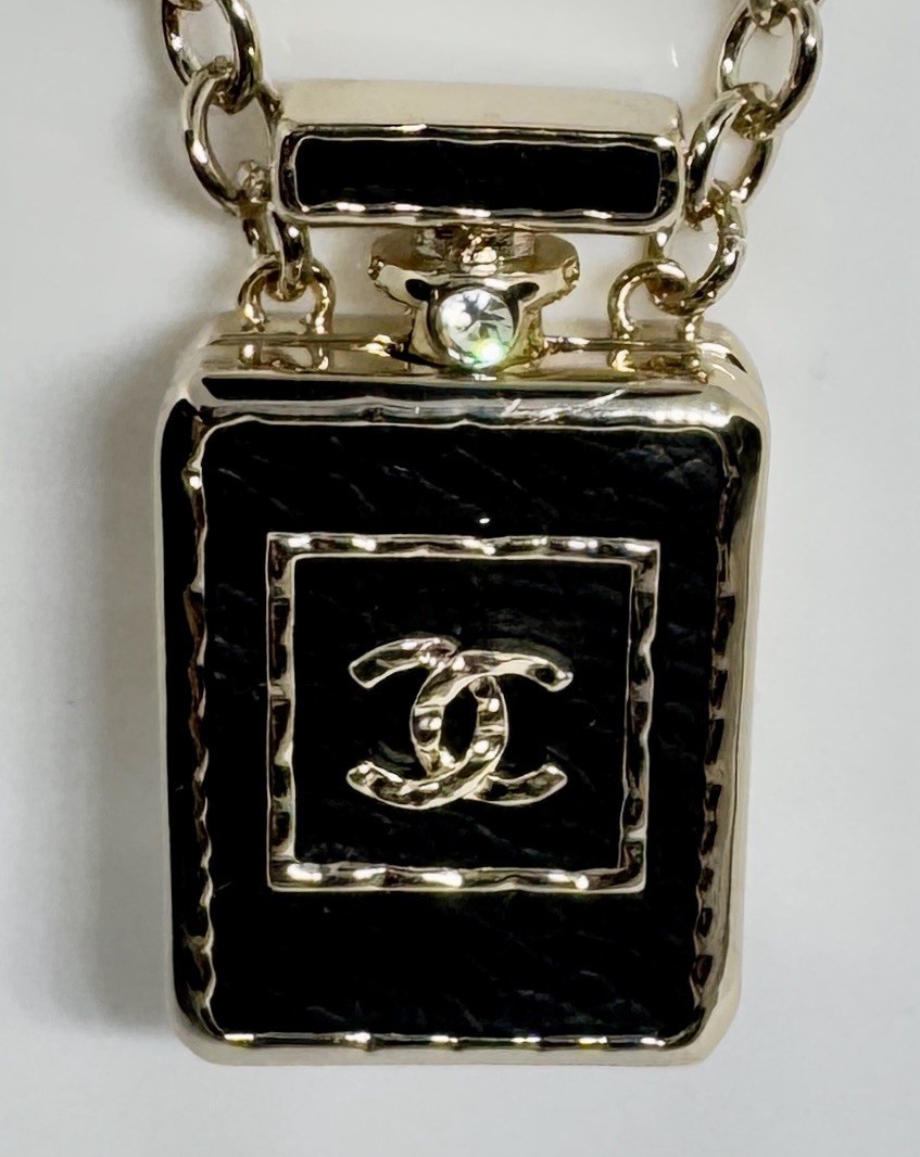 New CHANEL Perfume Bottle MICRO BAG Pendant Crossbody NECKLACE