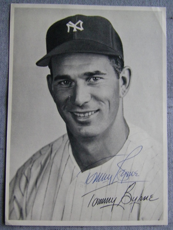 Tommy Byrne NYY AllStar pitcher 2x WS Champ signed 1949 team issue photo BSN COA