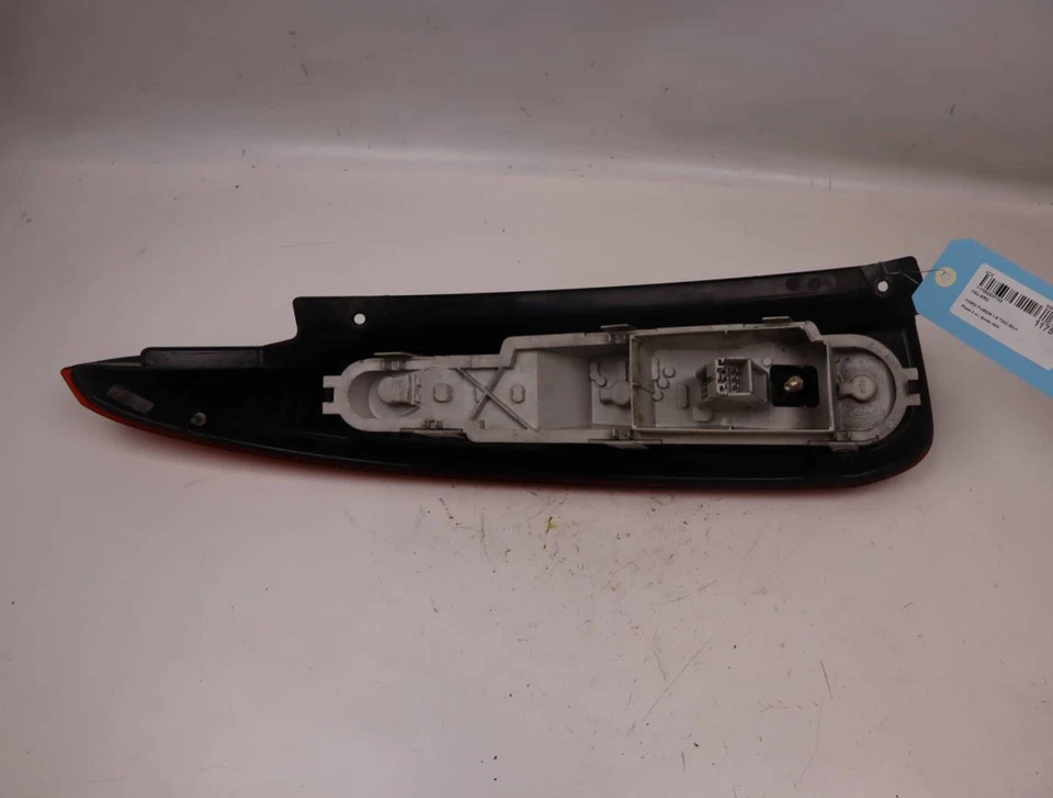 Feu arrière droit occasion FORD FUSION Phase 2 - 1.6 TDCI 90ch - - Immagine 3 di 4