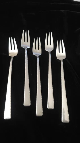 TOWLE OLD LACE STERLING SILVER SEAFOOD COCKTAIL FORK-CLASSIC 1939 TOWLE FINEST