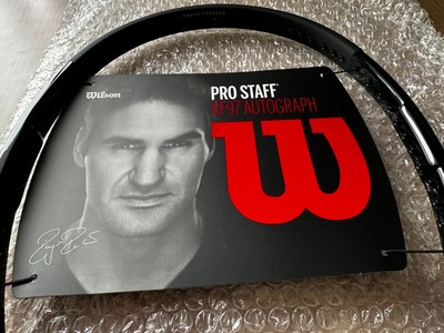 Wilson Pro Staff RF97 Autograph v11 L3 4 3/8 2017. Roger Federer 