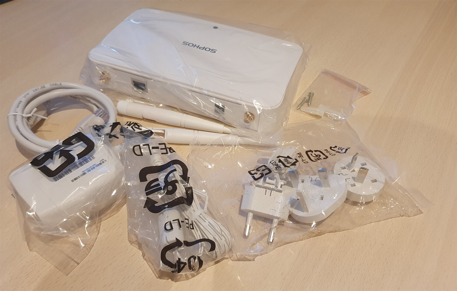 Sophos AP15 Access Point routeur WiFi ETSI neuf pour extension réseau ethernet