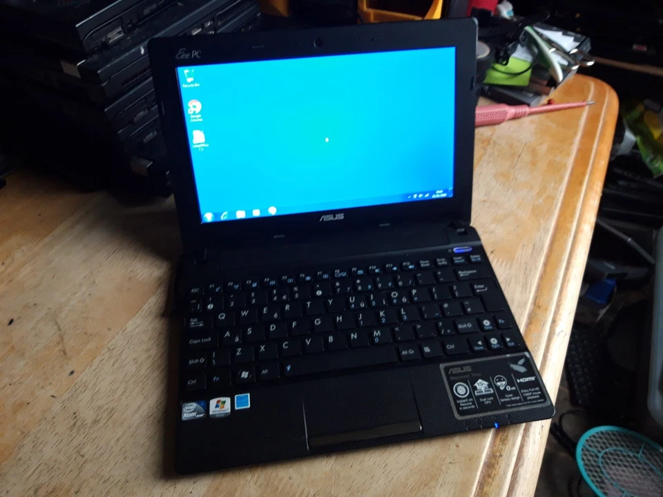 TOP OF THE RANGE ASUS Windows 7 Netbook--Webcam + HDMi + 500GB HDD (A2) - Image 3 of 4