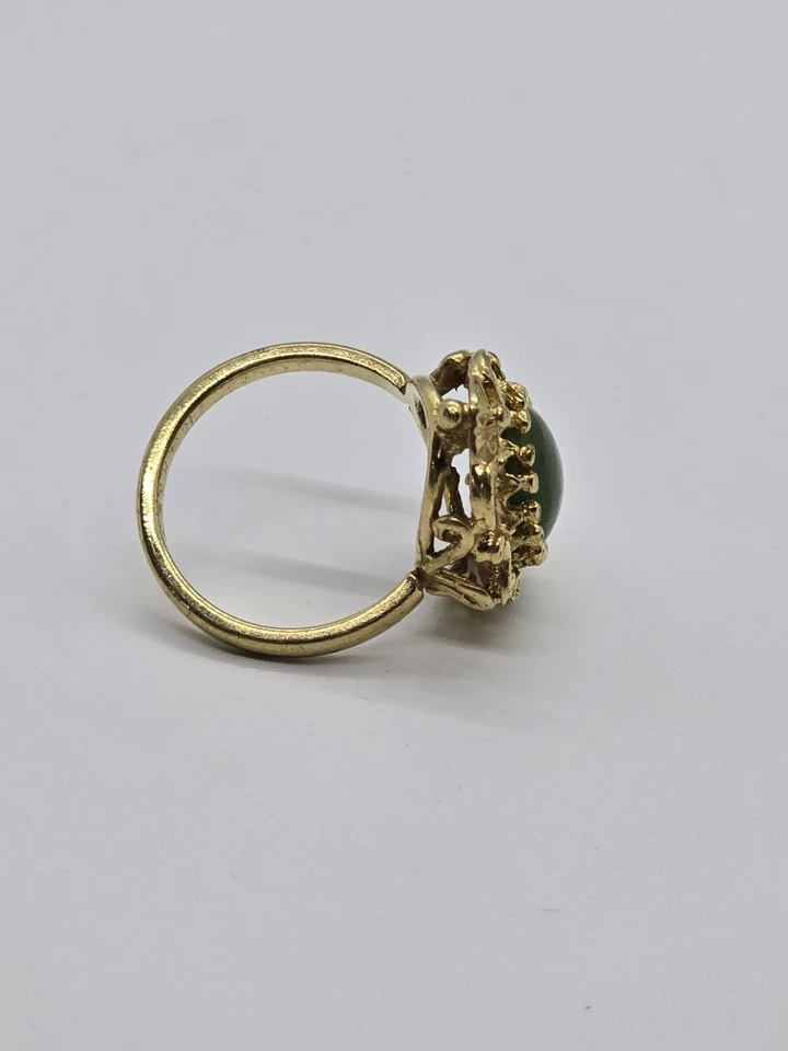 18kt Gold Vintage Jade Ring - Image 2 of 4