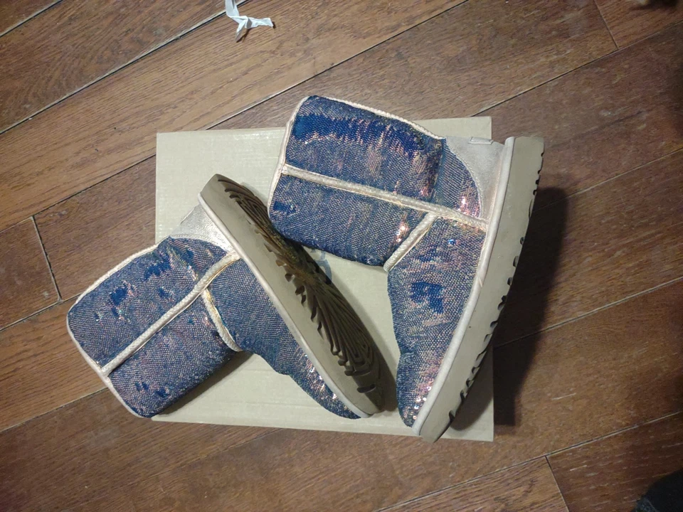 UGG W Clásico Corto Cosmos Lentejuelas 1103796 Foto 4 de 4