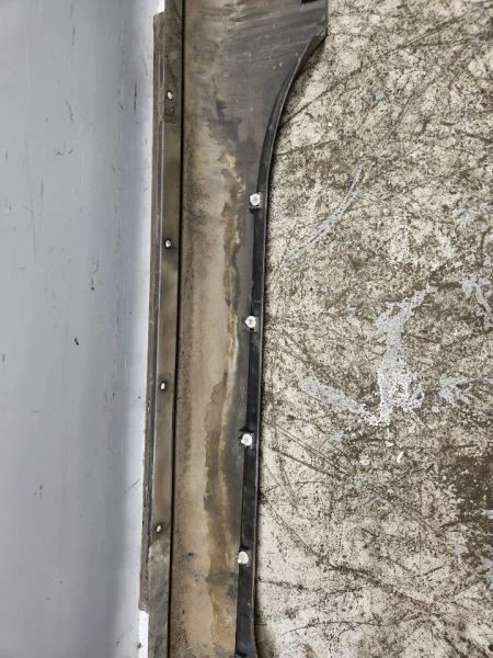 2003-2009 Nissan 350Z Rocker Panel Moulding OEM 76851-CD025 - Image 4 of 4