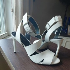 Gianni Bini White Heels 8.5