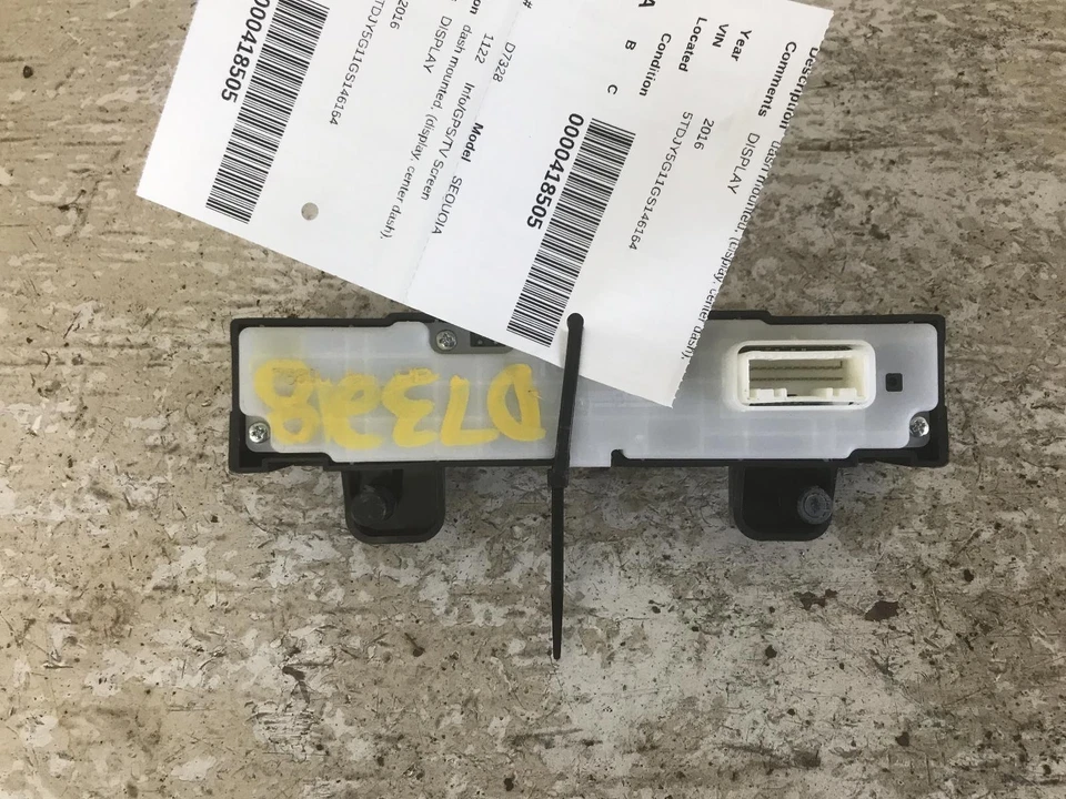 Used Front Center Infotainment Display fits: 2016 Toyota Sequoia dash mounted mu - Image 3 of 4