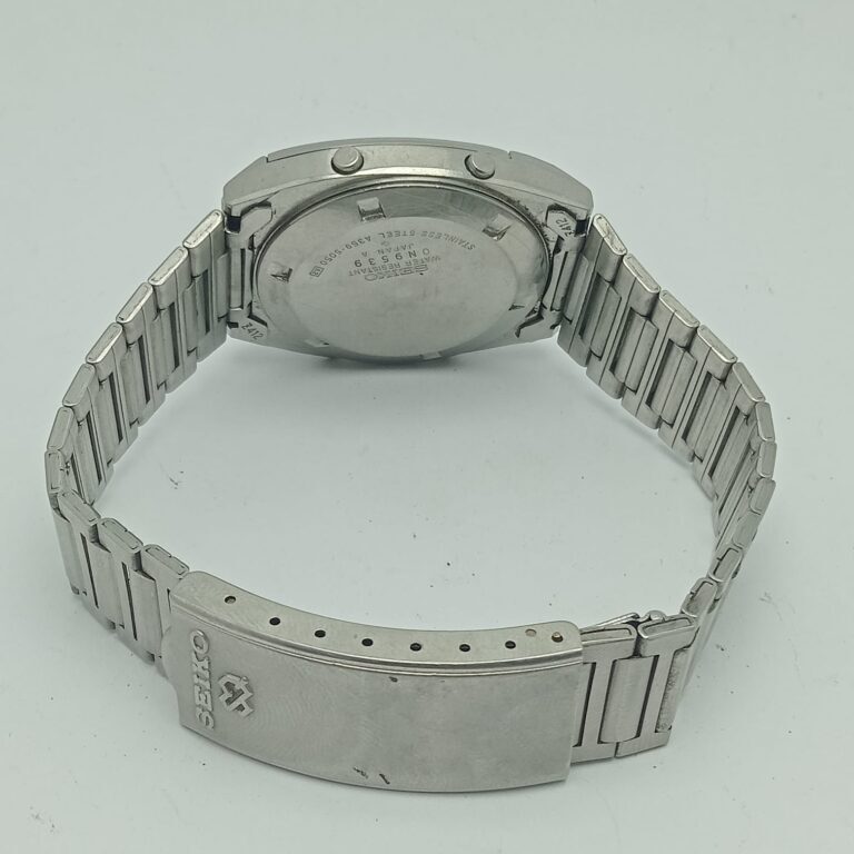 Seiko A359-5050 Quartz Alarm Chronograph Digital Vintage Men's