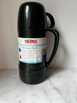 Green Thermos 17oz/0.5 L beverage bottle .