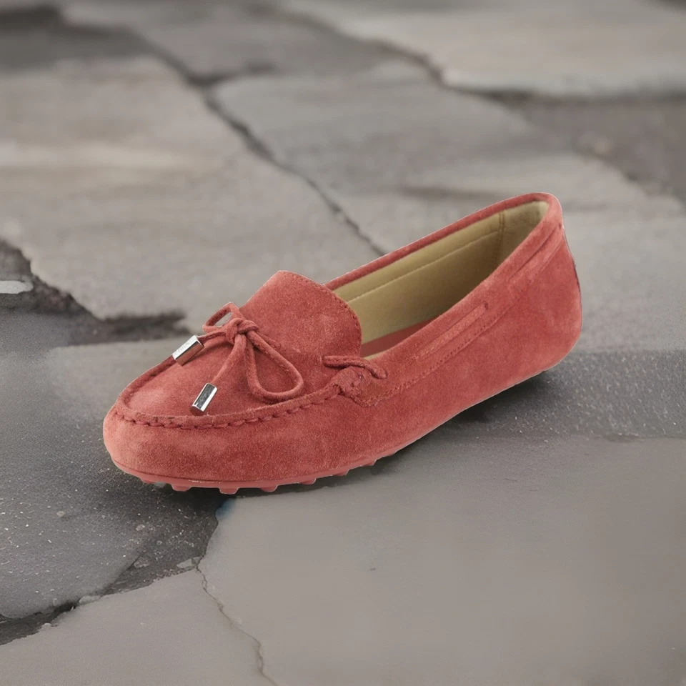 Mocasines planos Michael Kors margarita gamuza canela 9 $120 Foto 2 de 4