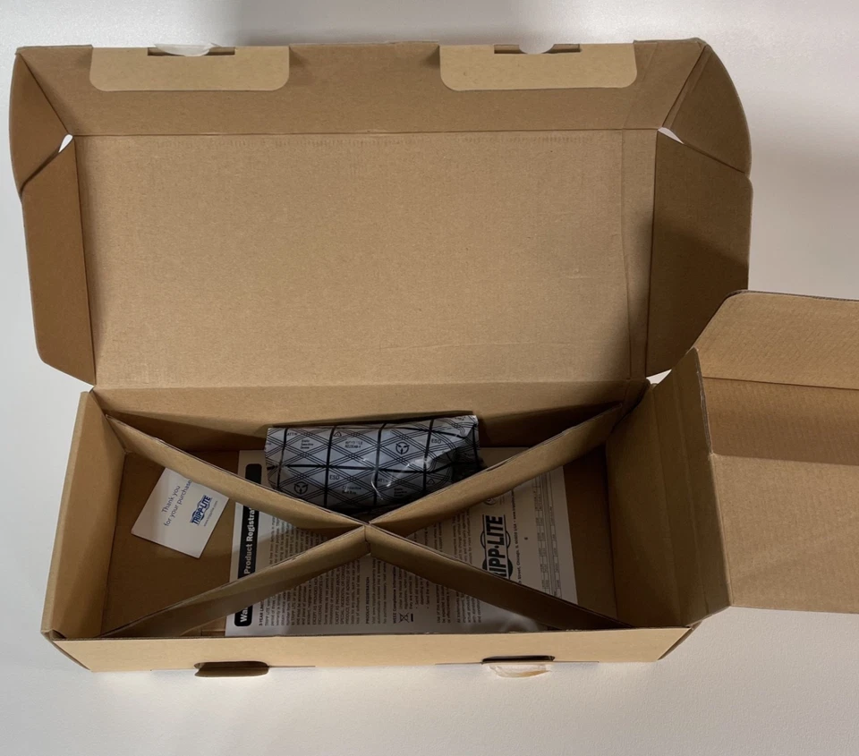 Tripp Lite 8-Port UHD HDMI Splitter - 4K @ 60 Hz, HDCP 2.2, EDID Management - Image 4 of 4