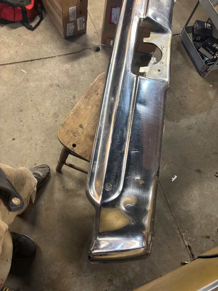 Pontiac Catalina 1969 núcleo de parachoques trasero Foto 2 de 4