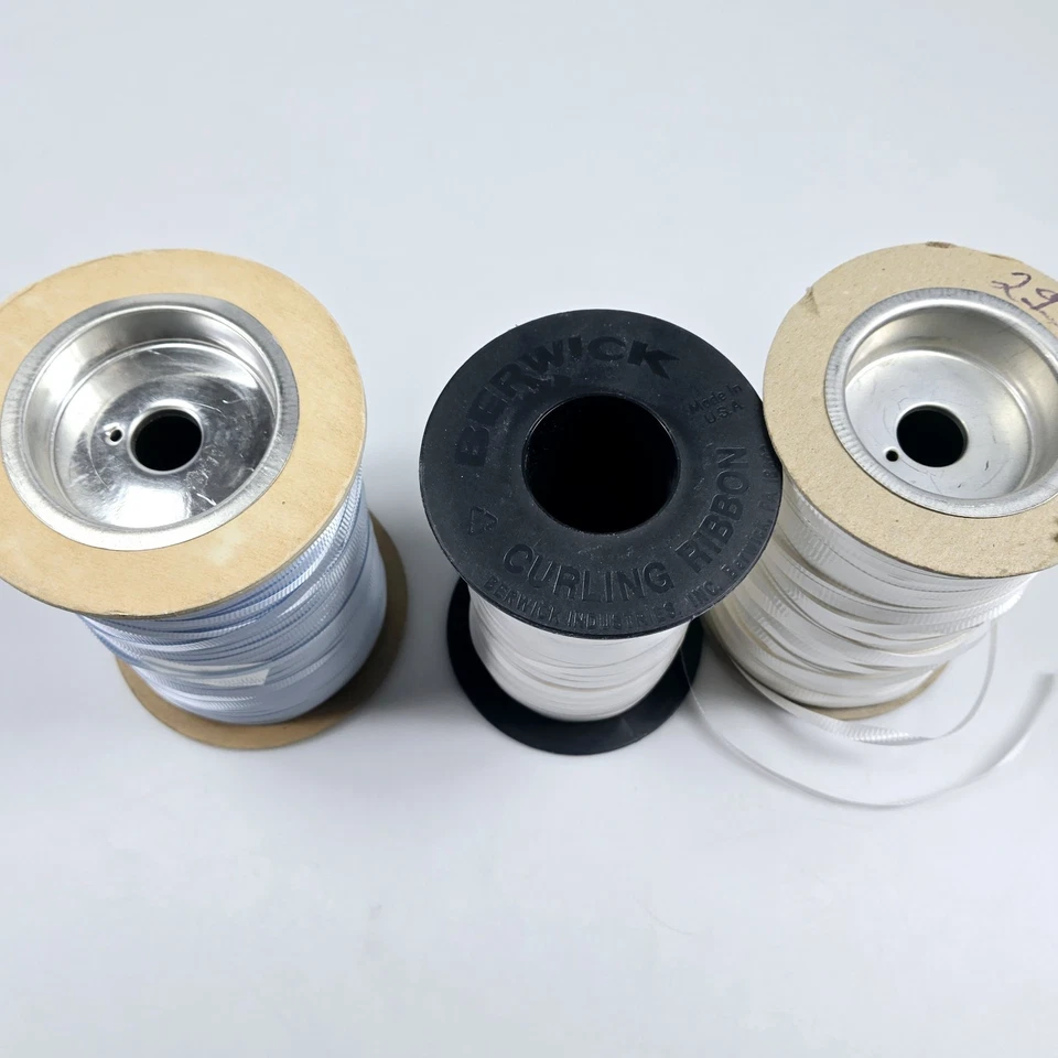 Lote de carrete de metal vintage de cinta para rizar grandes almacenes Berwick azul blanco Foto 2 de 4