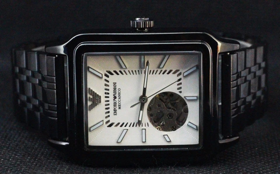 Hermoso reloj para hombre Emporio Armani automático en esfera blanca de acero inoxidable. Foto 4 de 4