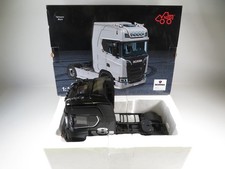 1:18 NZG 1019/51 Scania V8 730 S Zugmaschine schwarz 