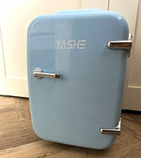 YASHE YS-4L 4L Table Top Mini Fridge Blue Hot/Cold 12V & 220-240V.