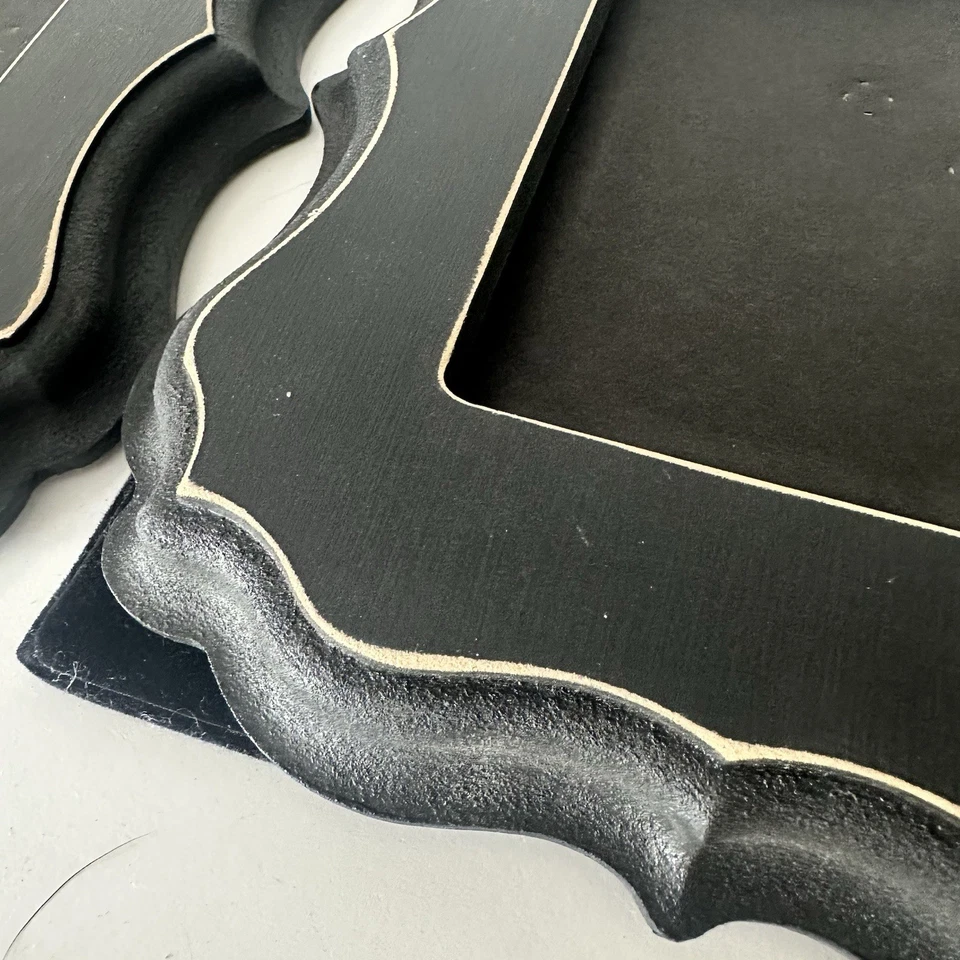 pair of black picture frames with an ornate, scalloped edge For 4x6 Photo - Image 2 of 4