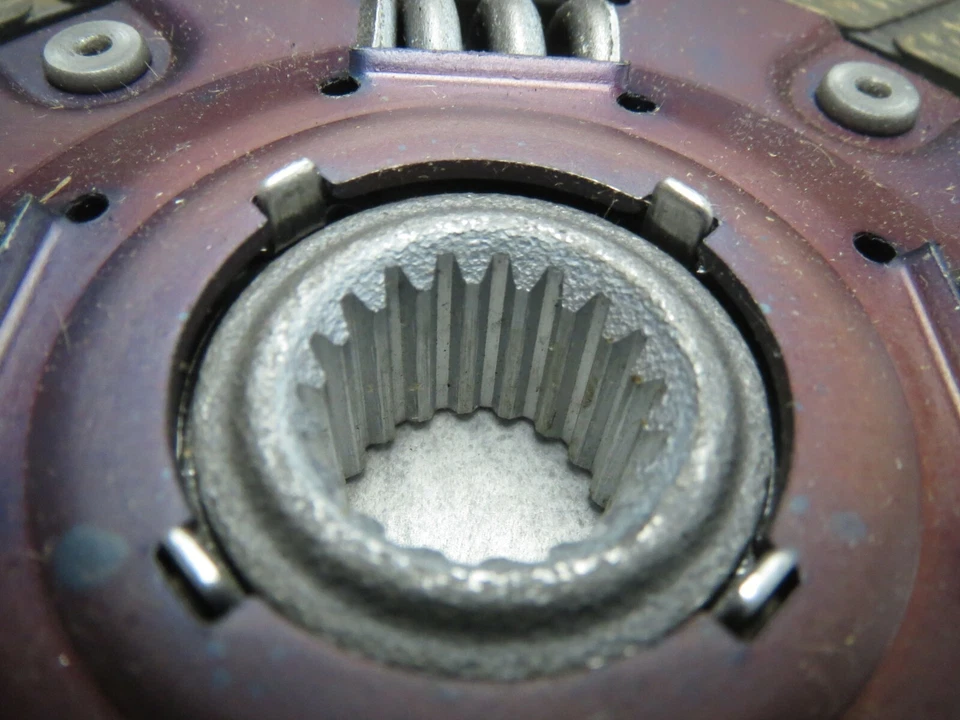 Disco de embrague para Ford Festiva 1988-1993 1,3 L 061-3677 hecho en Japón - ¡Envío rápido! Foto 4 de 4