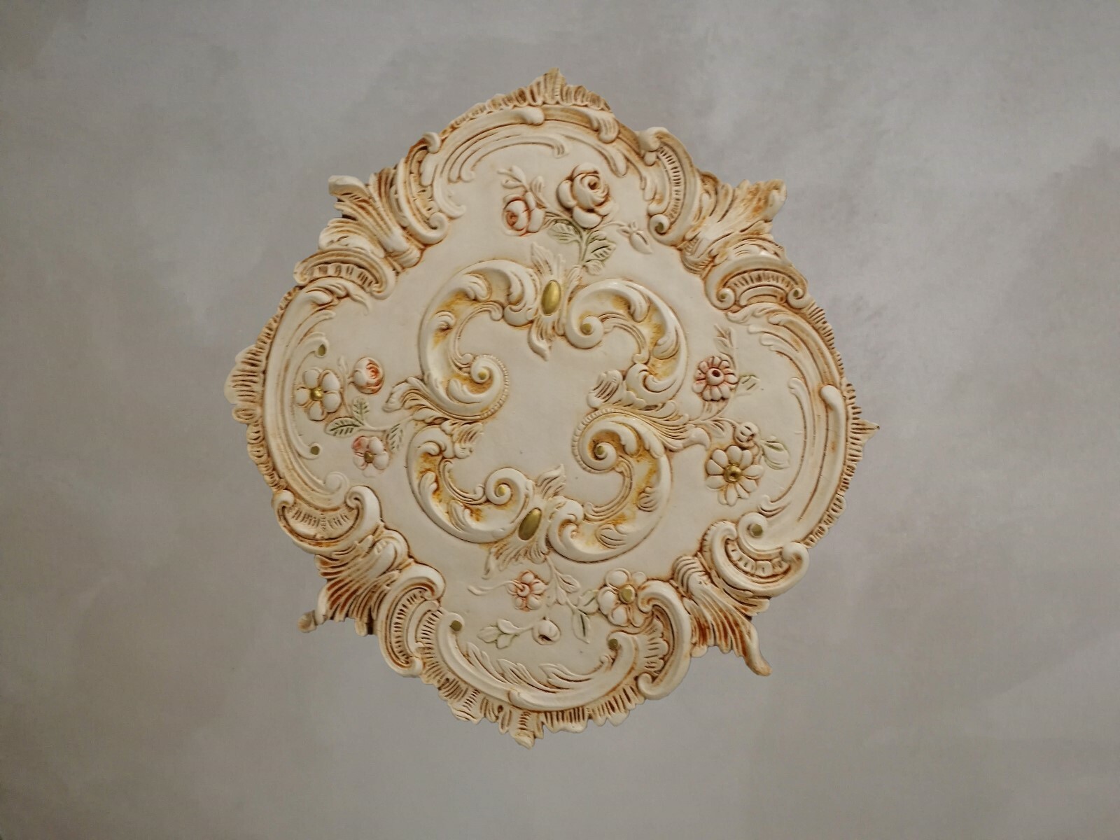 Rosone in Gesso d 252: L'Arte Italiana sul tuo Soffitto de.cor.interni