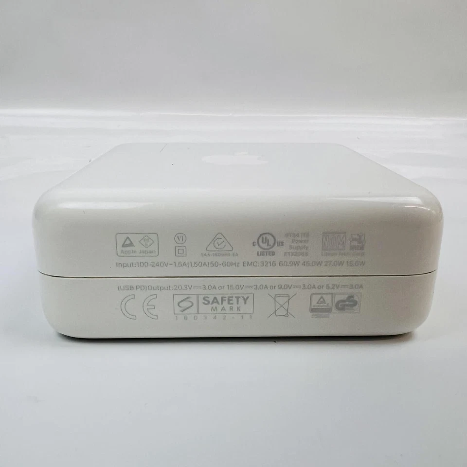 Genuine Apple 61W USB-C Power Adapter - Image 3 of 4