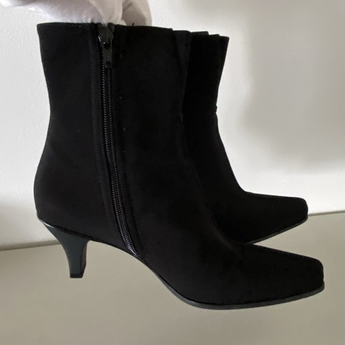 Stuart Weitzman 7 M Ankle Boots Black Stay Dry Goretex $325 Preppy Sophisticated - Picture 5 of 15