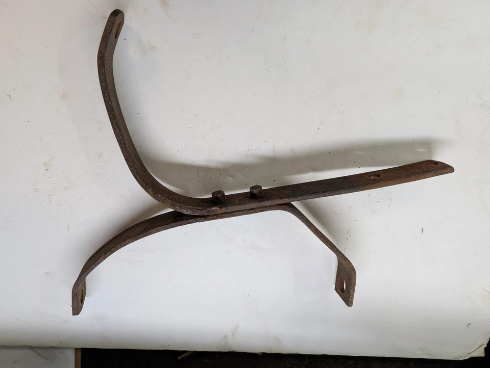 Soportes de parachoques trasero para camioneta Ford 1937 de 1/2 tonelada - par original Foto 3 de 3